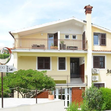 Sherlock'S Holidays Boutique Rooms Portorož Buitenkant foto