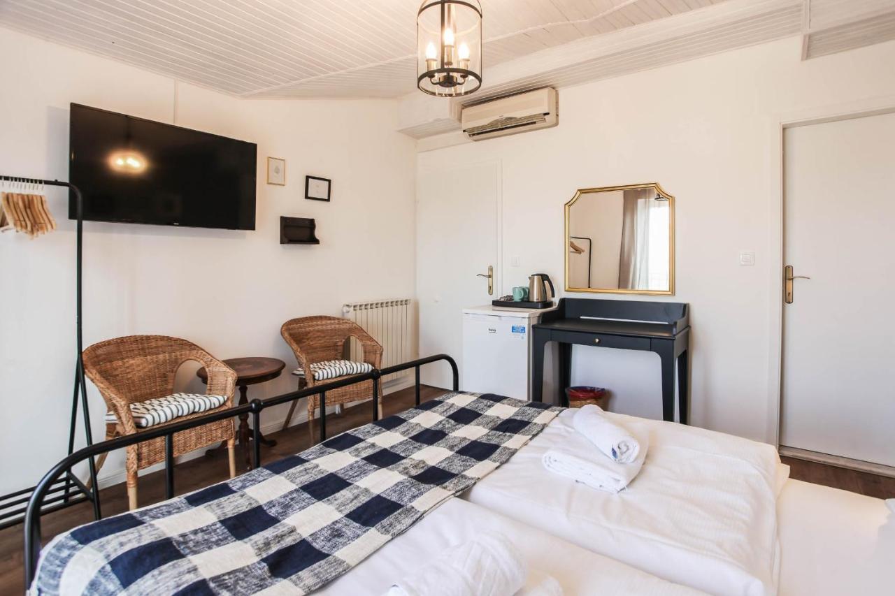 Sherlock'S Holidays Boutique Rooms Portorož Buitenkant foto