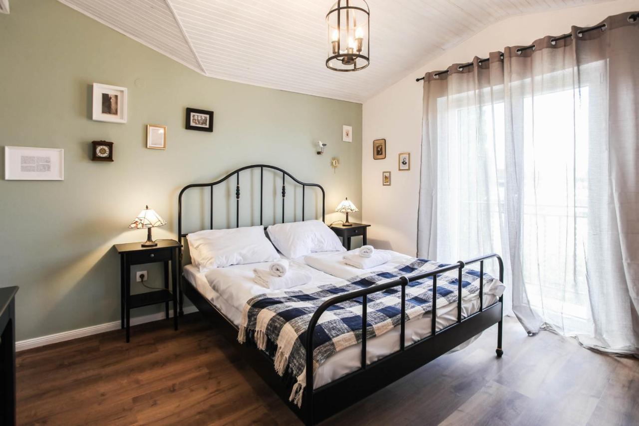Sherlock'S Holidays Boutique Rooms Portorož Buitenkant foto
