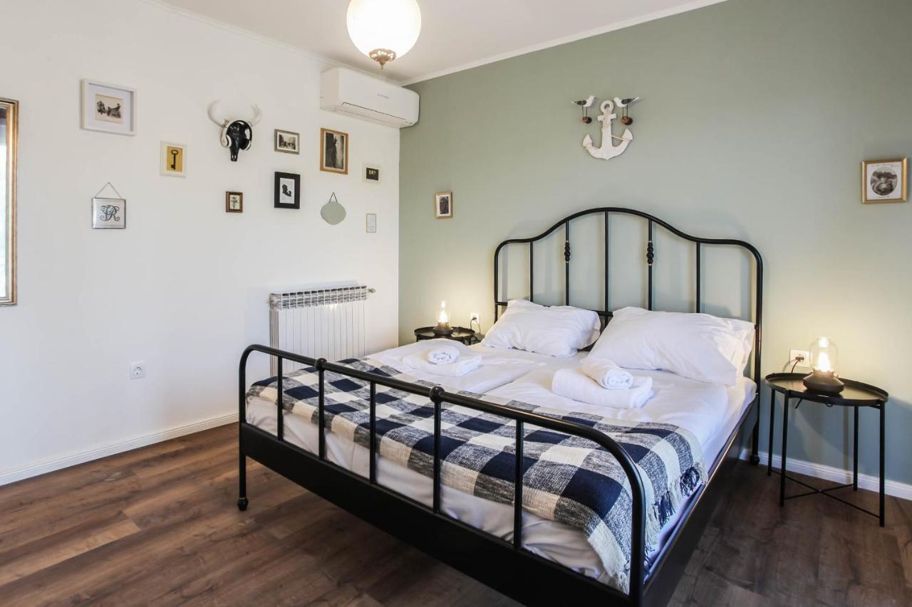 Sherlock'S Holidays Boutique Rooms Portorož Buitenkant foto